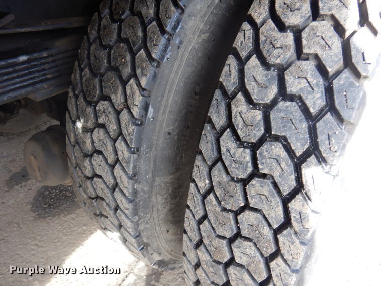 image for item DM5365 1994 GMC TopKick C6500  drilling rig truck