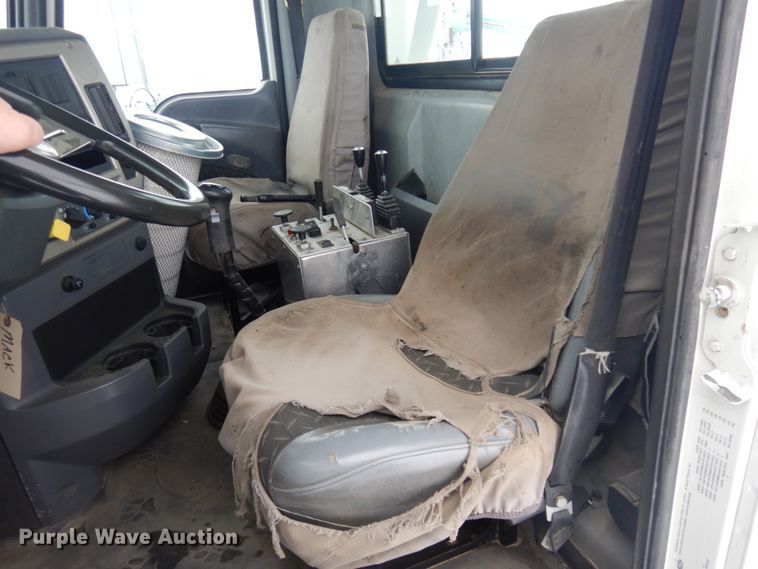 image for item DM5367 2011 Mack GU813  winch truck