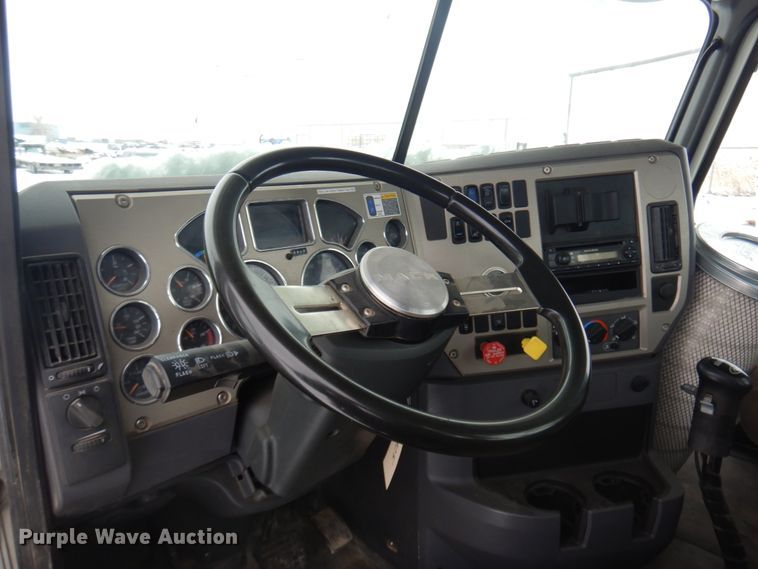 image for item DM5367 2011 Mack GU813  winch truck