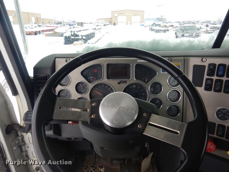 image for item DM5367 2011 Mack GU813  winch truck