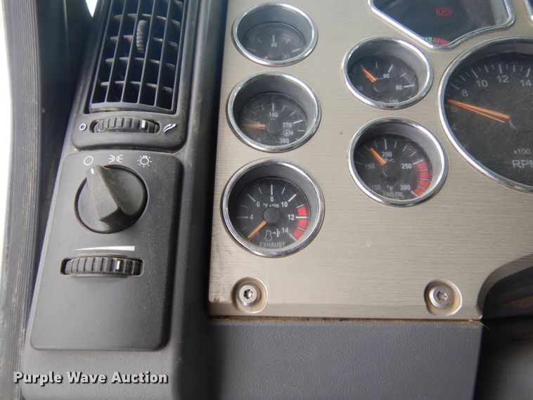 image for item DM5367 2011 Mack GU813  winch truck