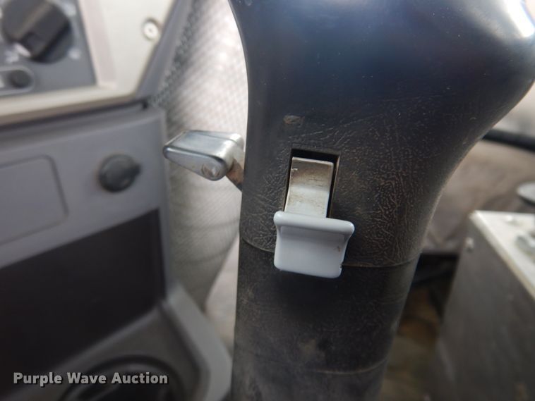 image for item DM5367 2011 Mack GU813  winch truck