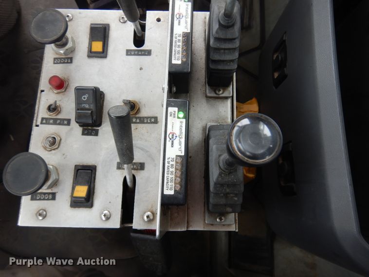 image for item DM5367 2011 Mack GU813  winch truck