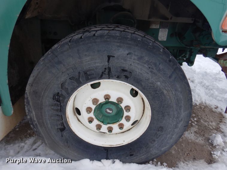 image for item DM5367 2011 Mack GU813  winch truck