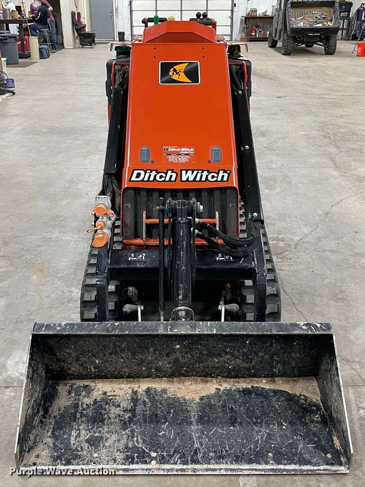 image for item DN0182 2017 Ditch Witch SK800  compact utility loader