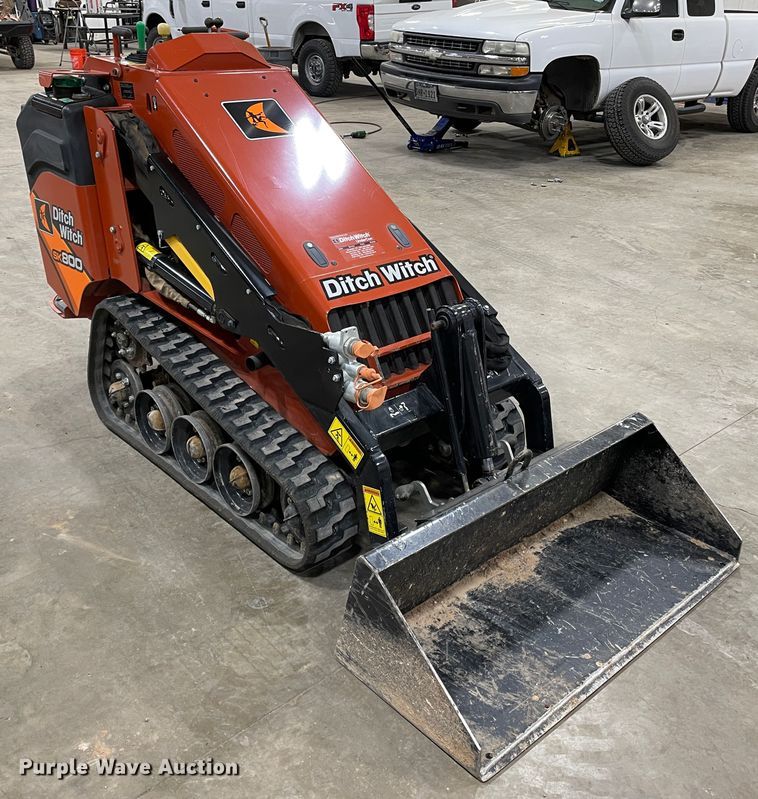 image for item DN0182 2017 Ditch Witch SK800  compact utility loader