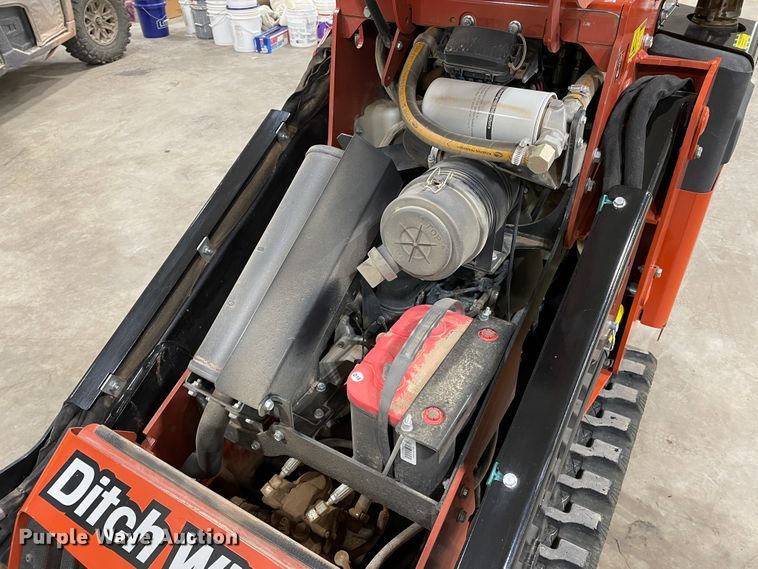 image for item DN0182 2017 Ditch Witch SK800  compact utility loader