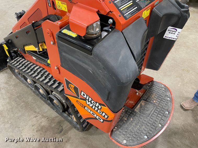 image for item DN0182 2017 Ditch Witch SK800  compact utility loader
