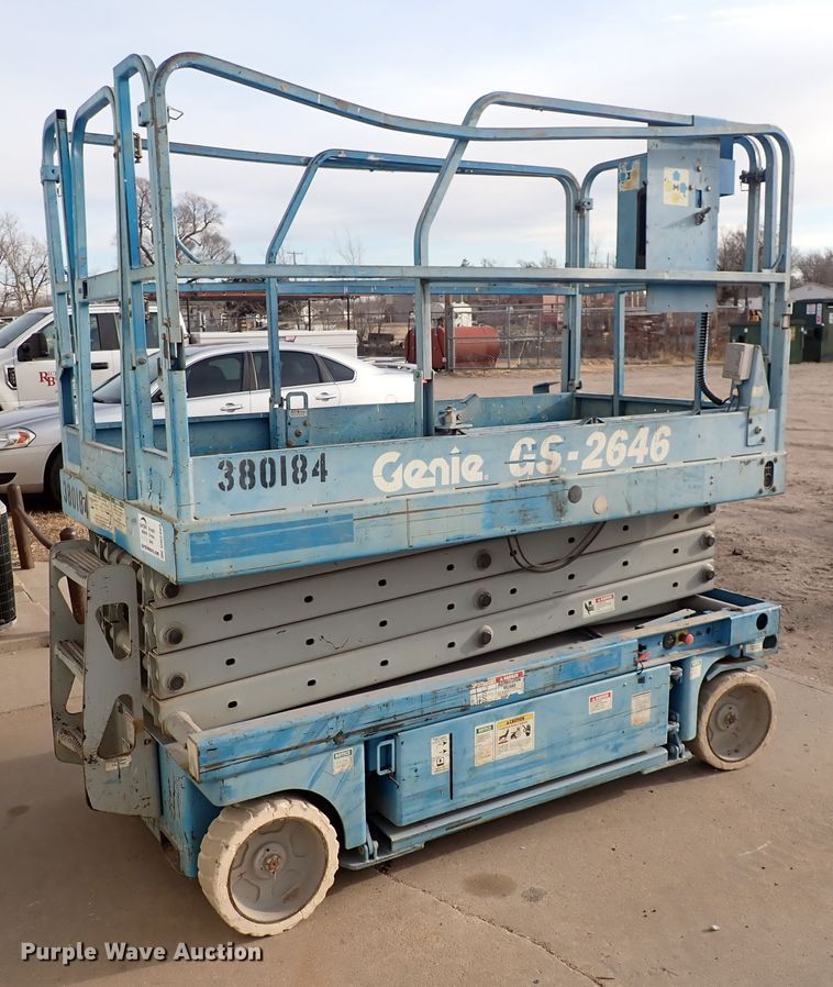 image for item DN2405 2001 Genie GS-2646  scissor lift