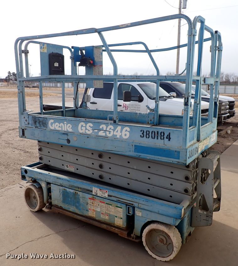 image for item DN2405 2001 Genie GS-2646  scissor lift