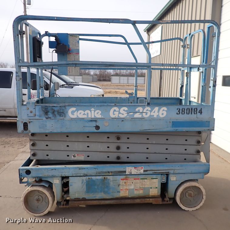 image for item DN2405 2001 Genie GS-2646  scissor lift