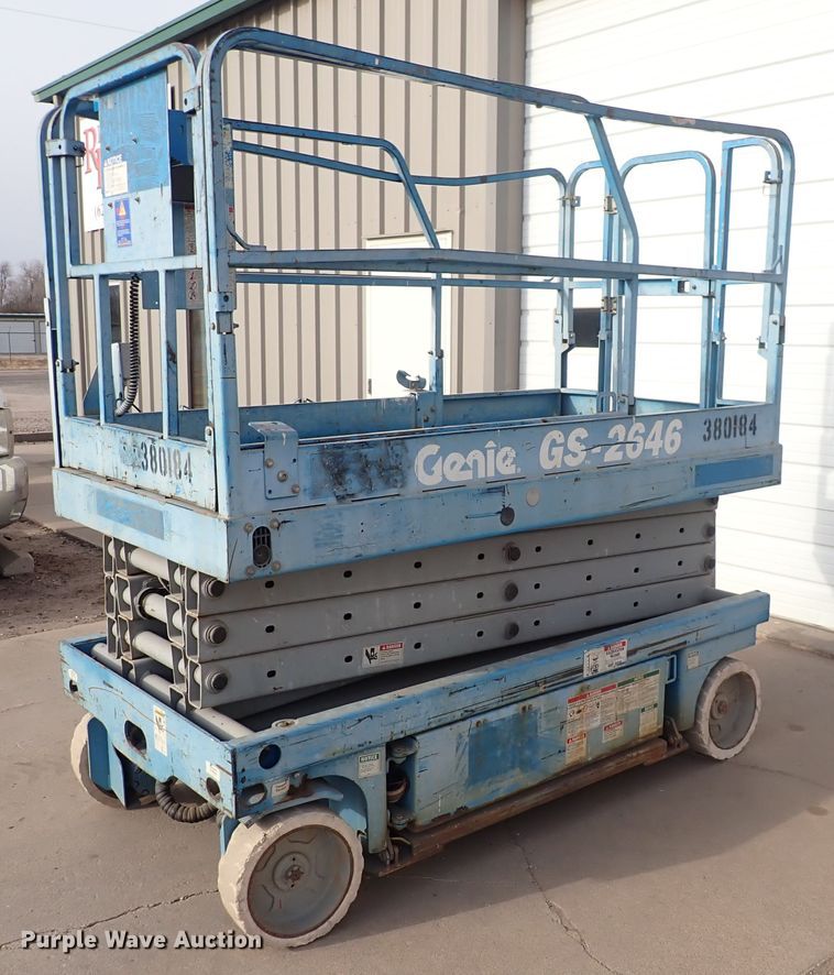 image for item DN2405 2001 Genie GS-2646  scissor lift