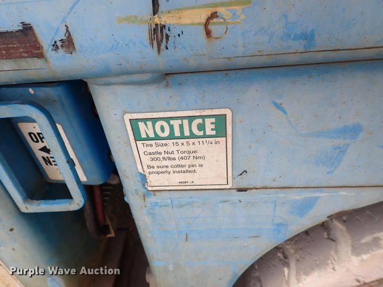 image for item DN2405 2001 Genie GS-2646  scissor lift