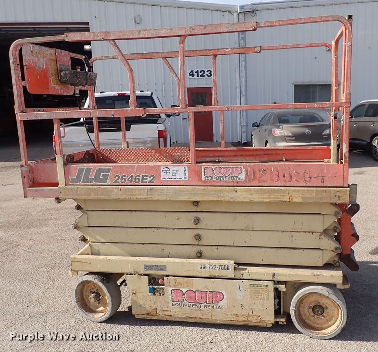 image for item DN2482 2000 JLG 2646-E2  forklift