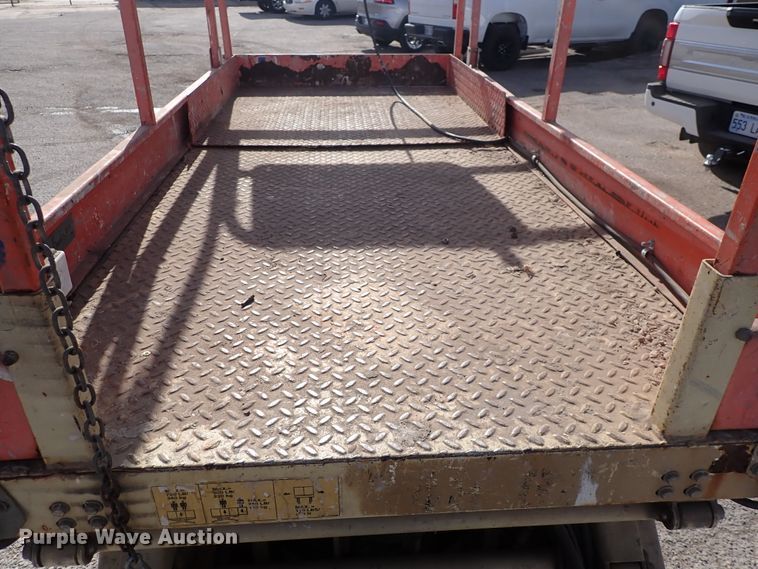 image for item DN2482 2000 JLG 2646-E2  forklift