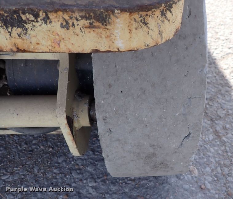 image for item DN2482 2000 JLG 2646-E2  forklift