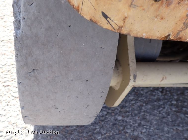 image for item DN2482 2000 JLG 2646-E2  forklift