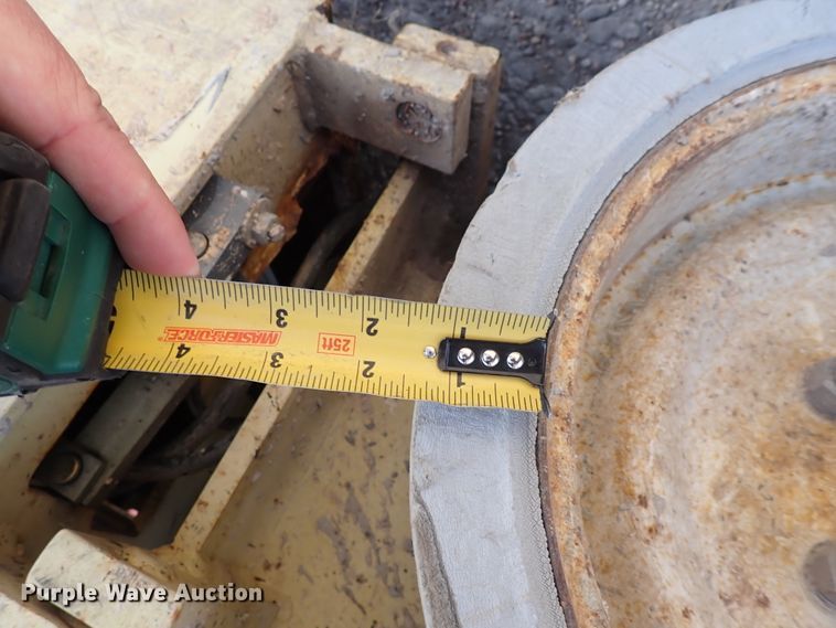 image for item DN2482 2000 JLG 2646-E2  forklift