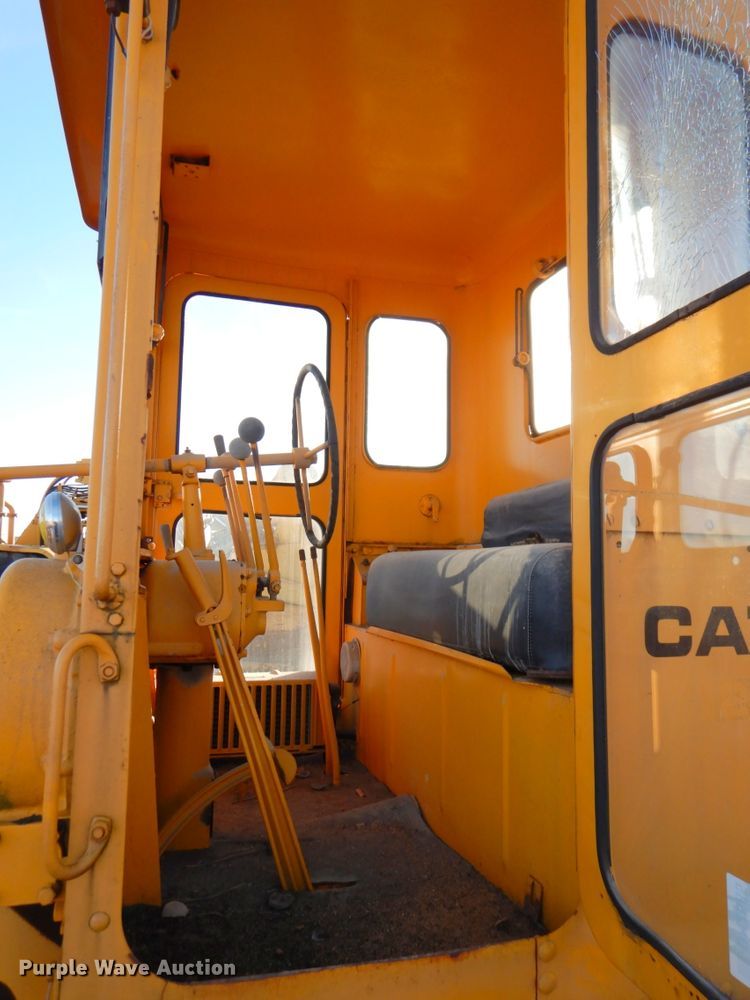 image for item DN2685 Caterpillar 12  motor grader