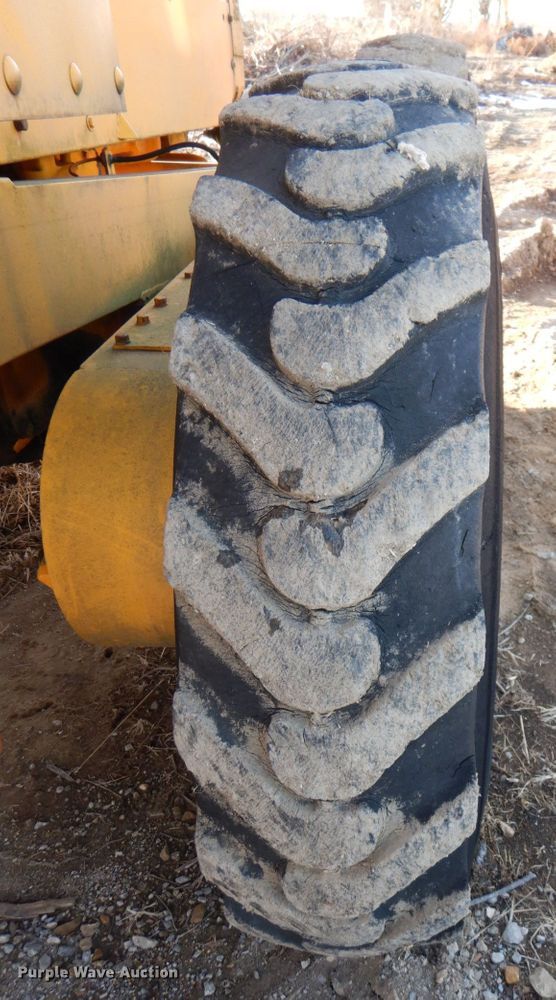 image for item DN2685 Caterpillar 12  motor grader