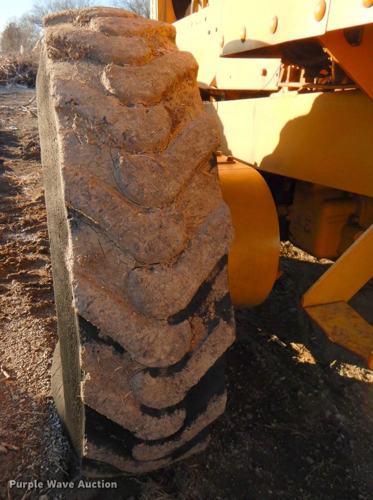 image for item DN2685 Caterpillar 12  motor grader