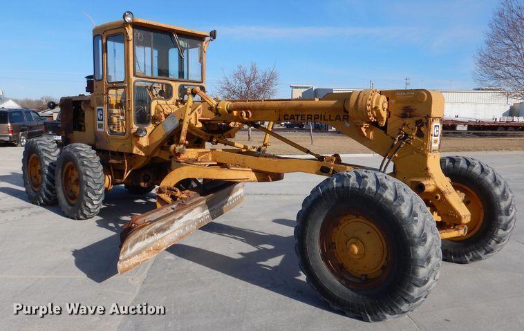 image for item DN5465 1969 Caterpillar 12F  rigid frame motor grader