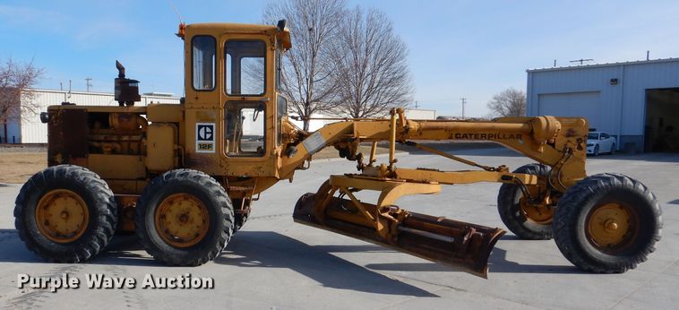 image for item DN5465 1969 Caterpillar 12F  rigid frame motor grader