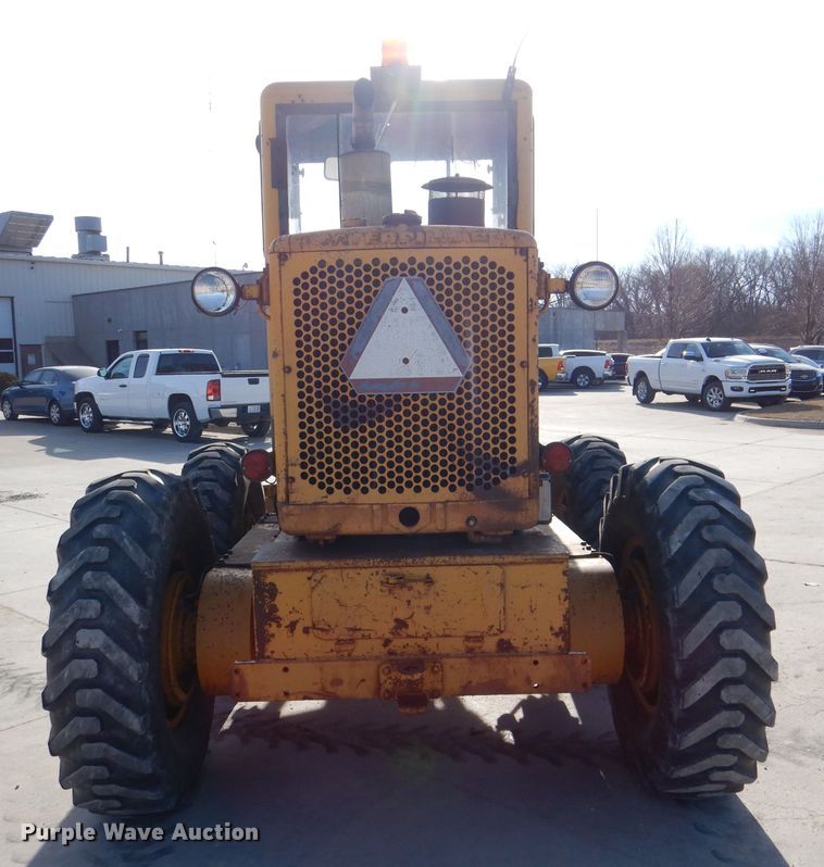 image for item DN5465 1969 Caterpillar 12F  rigid frame motor grader