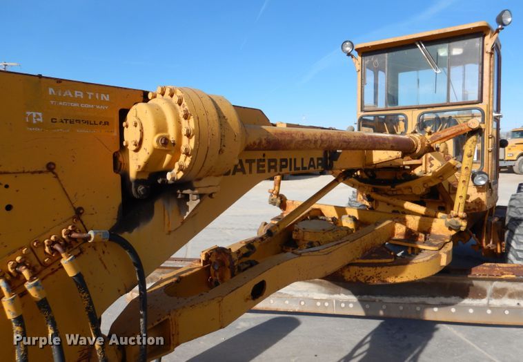 image for item DN5465 1969 Caterpillar 12F  rigid frame motor grader