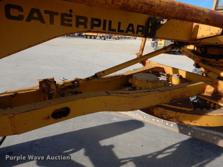 image for item DN5465 1969 Caterpillar 12F  rigid frame motor grader
