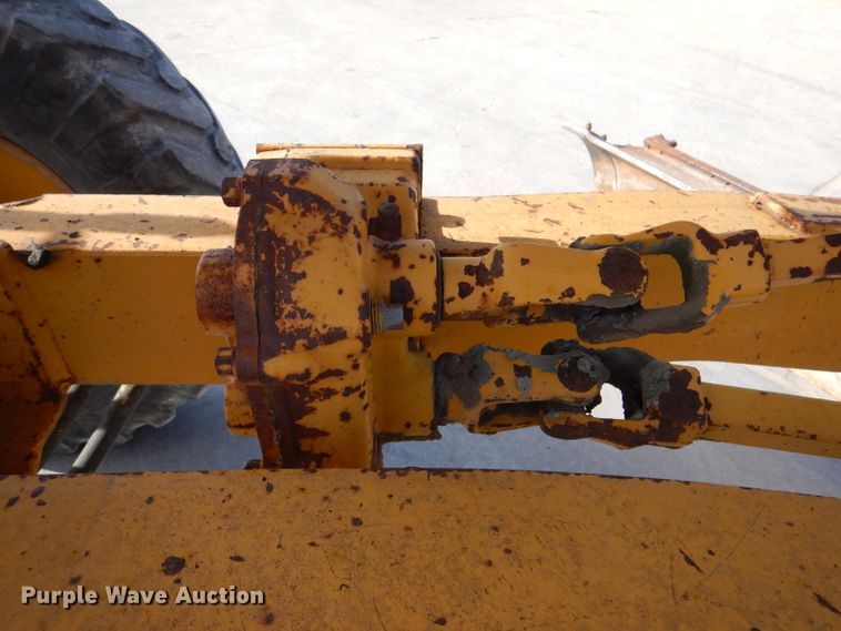 image for item DN5465 1969 Caterpillar 12F  rigid frame motor grader