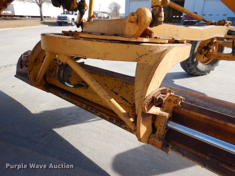 image for item DN5465 1969 Caterpillar 12F  rigid frame motor grader