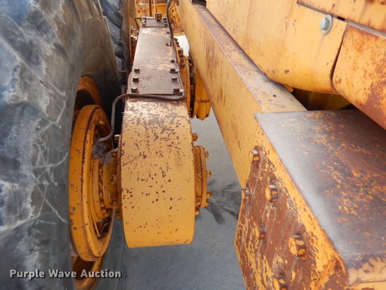 image for item DN5465 1969 Caterpillar 12F  rigid frame motor grader