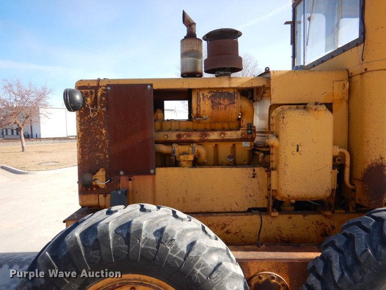 image for item DN5465 1969 Caterpillar 12F  rigid frame motor grader