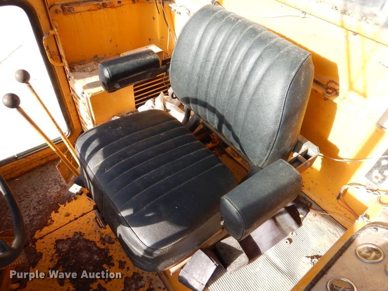 image for item DN5465 1969 Caterpillar 12F  rigid frame motor grader