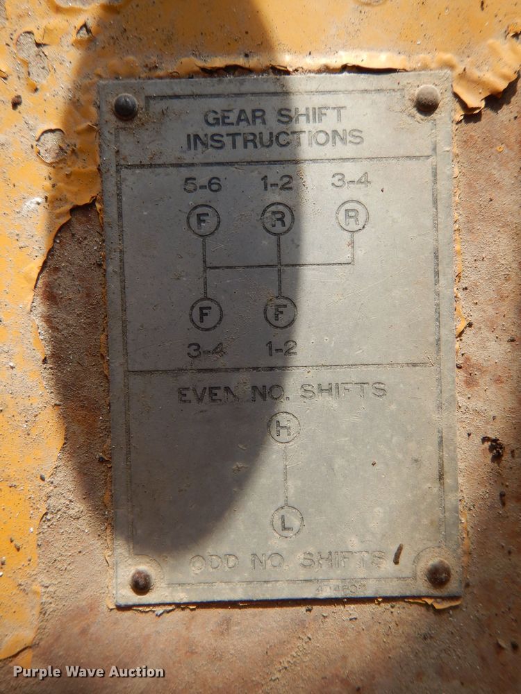 image for item DN5465 1969 Caterpillar 12F  rigid frame motor grader