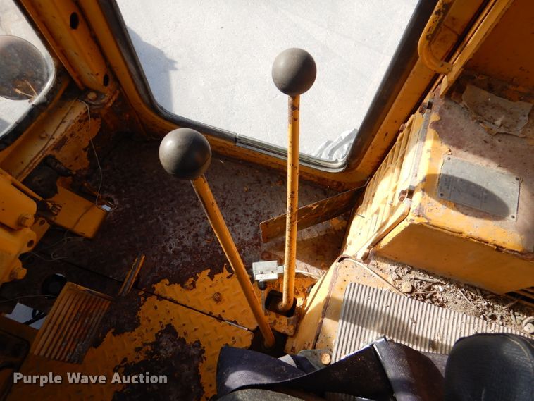 image for item DN5465 1969 Caterpillar 12F  rigid frame motor grader