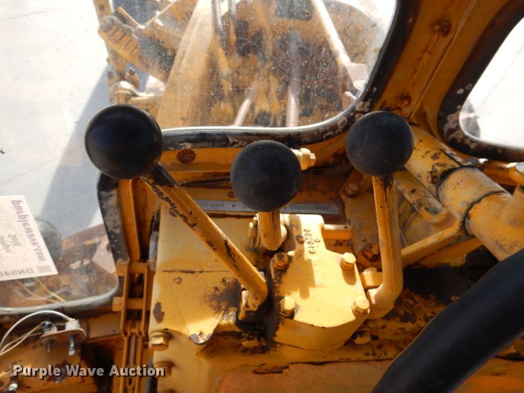 image for item DN5465 1969 Caterpillar 12F  rigid frame motor grader