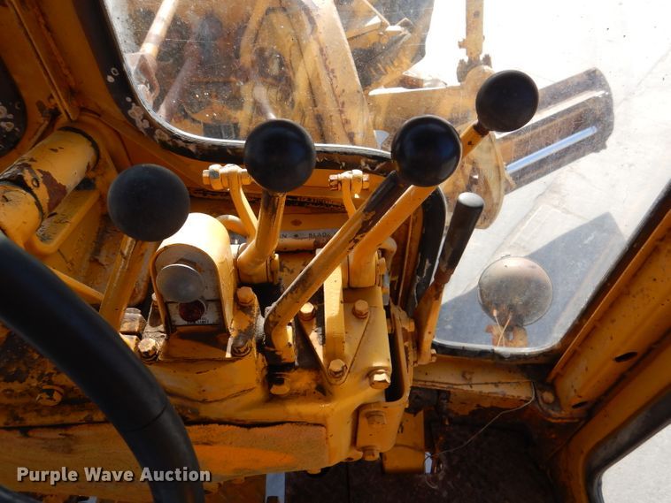 image for item DN5465 1969 Caterpillar 12F  rigid frame motor grader