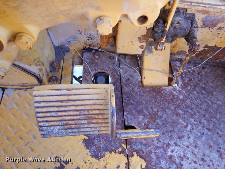 image for item DN5465 1969 Caterpillar 12F  rigid frame motor grader