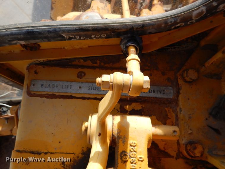 image for item DN5465 1969 Caterpillar 12F  rigid frame motor grader