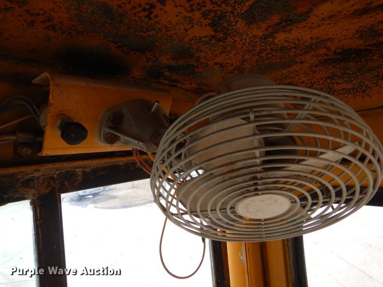 image for item DN5465 1969 Caterpillar 12F  rigid frame motor grader