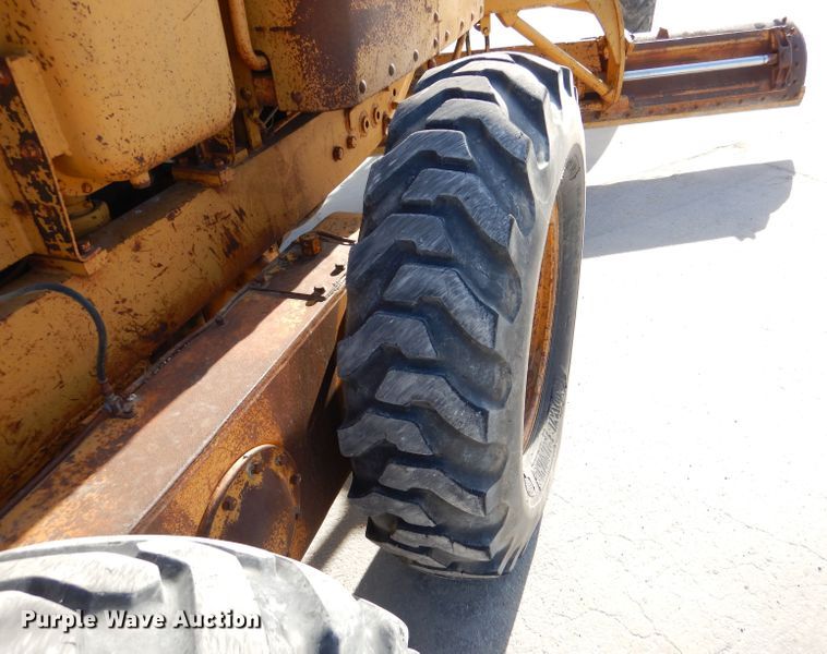 image for item DN5465 1969 Caterpillar 12F  rigid frame motor grader