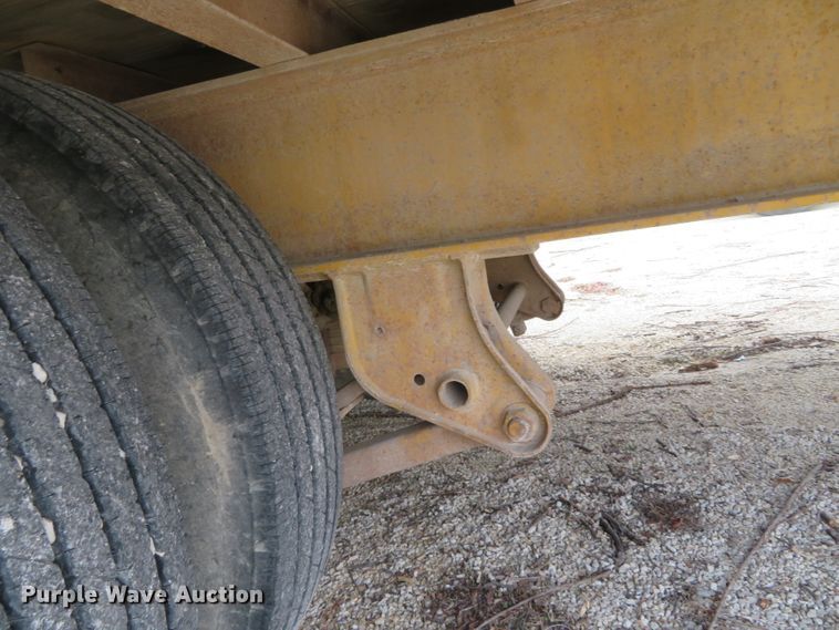image for item DN7882 1988 Trail King TK40-2400  equipment trailer