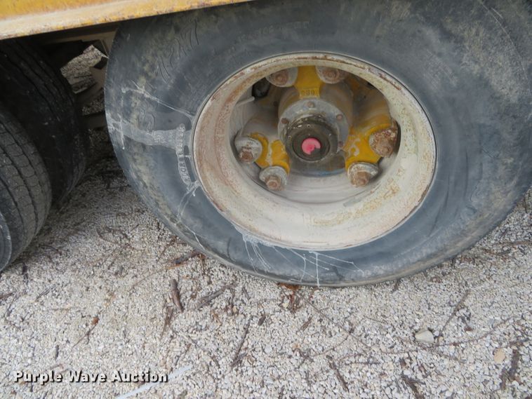 image for item DN7882 1988 Trail King TK40-2400  equipment trailer