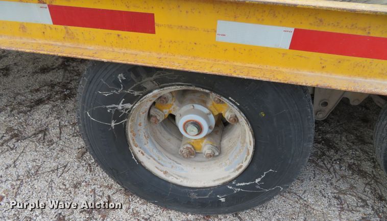 image for item DN7882 1988 Trail King TK40-2400  equipment trailer