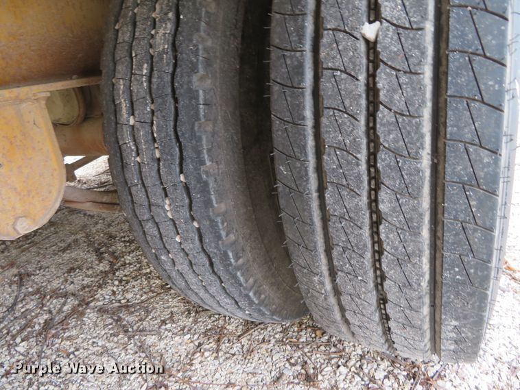 image for item DN7882 1988 Trail King TK40-2400  equipment trailer