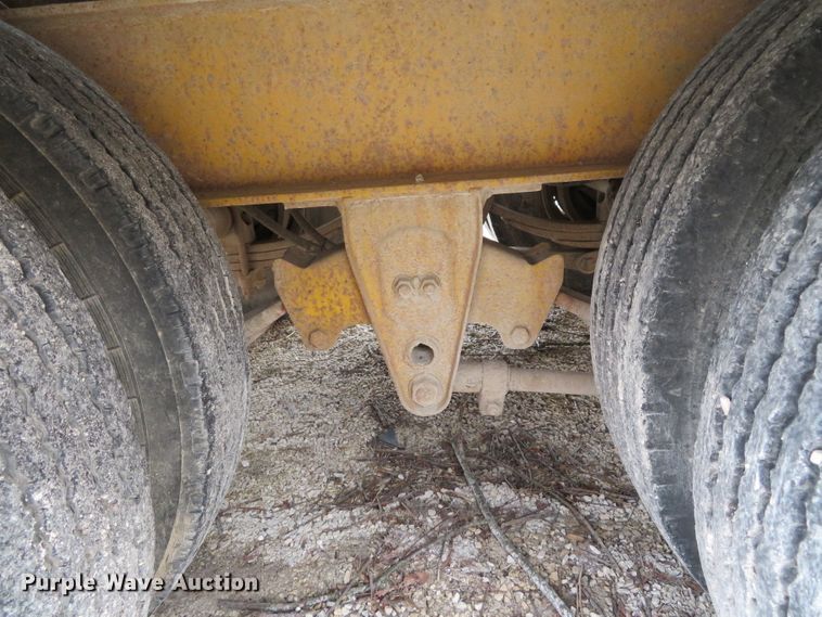 image for item DN7882 1988 Trail King TK40-2400  equipment trailer