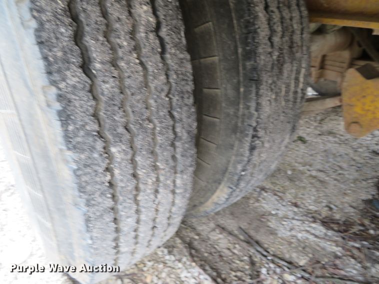 image for item DN7882 1988 Trail King TK40-2400  equipment trailer