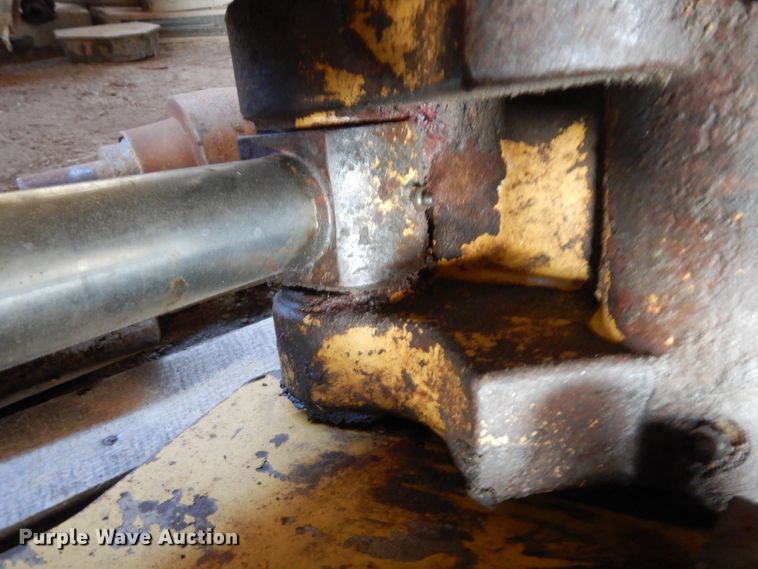 image for item EY9784 Caterpillar 292-451  excavator quick attach